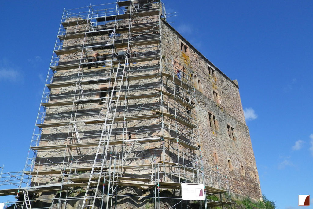 Burgruine Hohengeroldseck eingerüstet